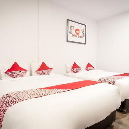 Oyo 835 Metropolitan Home Stay Medan Exterior photo